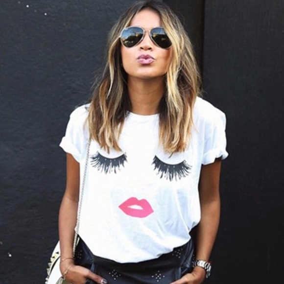 Tops - Eyelash white graphic print T-shirt